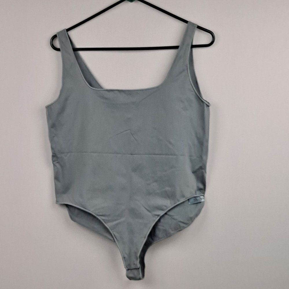 Skims ladies bodysuit NWOT‎